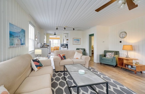 North Carolina Coast House | Carolina Beach Home w/Private Deck: Walk to Shore