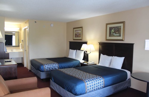 Denham Springs Hotel | Carom Inn a Travelodge by Wyndham Denham Springs/Baton Rouge