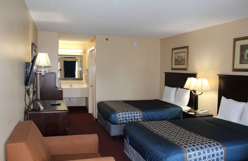 Denham Springs Hotel | Carom Inn a Travelodge by Wyndham Denham Springs/Baton Rouge