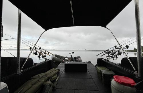 Biddinghuizen Boat Rental | Carpadventures de randmeren