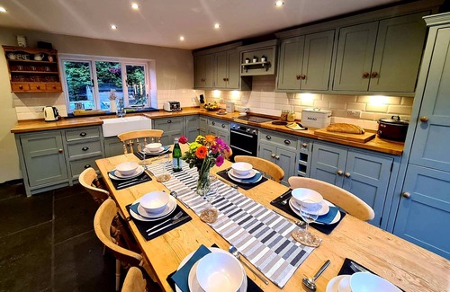 Little Hayfield House | Carr Meadow View - Four Bedroom House, Sleeps 8