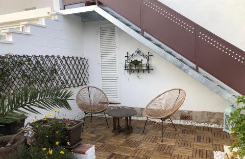 L'Eucaliptus House | Carrer Voramar 11