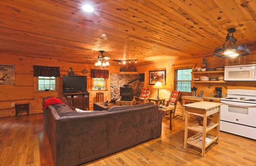Bladensburg Cabin | Carriage House Cabin #1 - Near Three Rivers