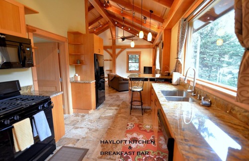 Alyeska Apartment | Carriage House “Hayloft” Rusticly Elegant Cottage
