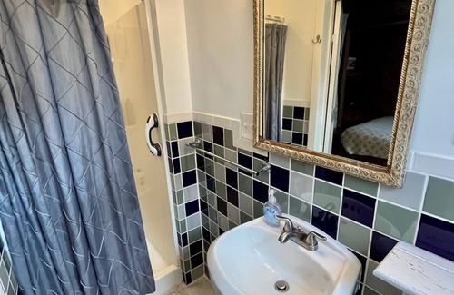 Historic Downtown Savannah House | Carriage House West at George Baldwin House