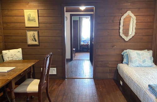 Historic Downtown Savannah House | Carriage House West at George Baldwin House