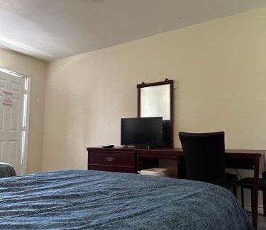 Otonabee-South Monaghan Hotel | Carriage Inn Motel