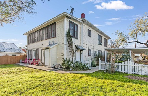 Bandera House | Carriage Inn - Utopia Suite 4