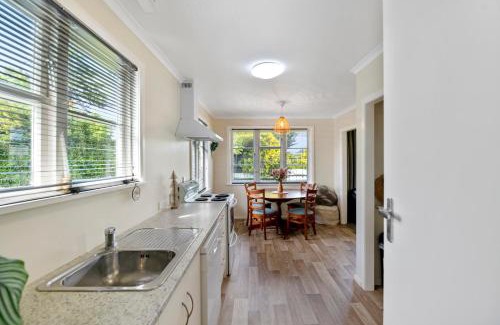 Hurworth House | Carrington Countryside - New Plymouth Holiday Home