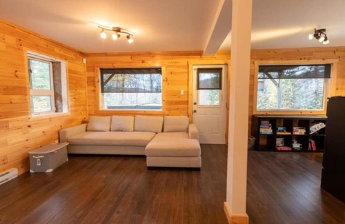 Val-des-Lacs Ski Chalet | Carriole - Private Hot Tub - Hiking and Skiing