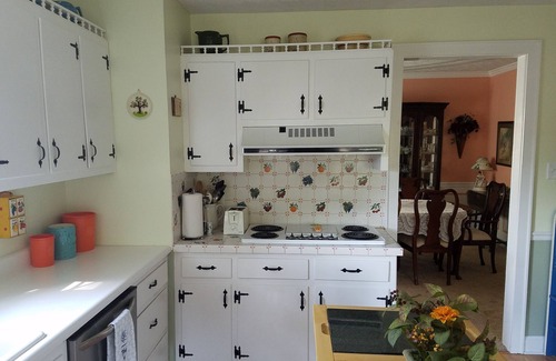 Ashland House | Carroll Manor: RecentlyRenovated English Tutor. Sleeps 8
