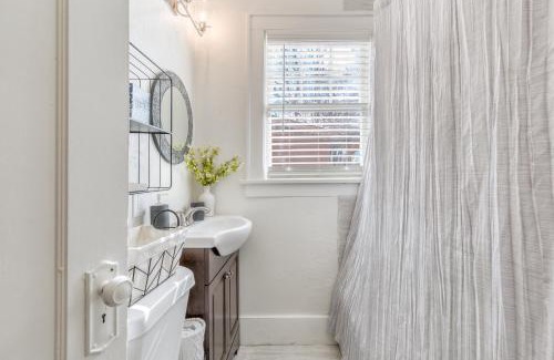 Downtown Tulsa Apartment | Carson Flats Apt 1 - 1BR Near BOK, OSU Med, Dtwn