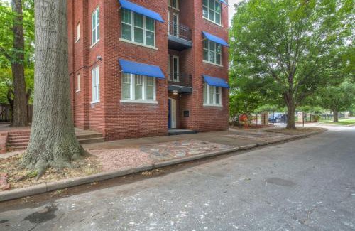 Downtown Tulsa Apartment | Carson Flats Apt 5 - 1BR Near BOK, OSU Med, Dtwn