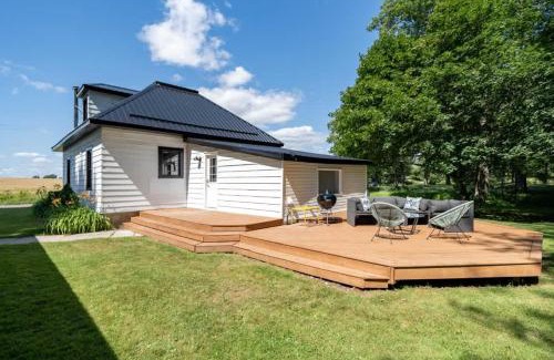 Hillier House | Carson's Creek