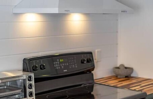 Hillier House | Carson's Creek - Modern Country Escape!