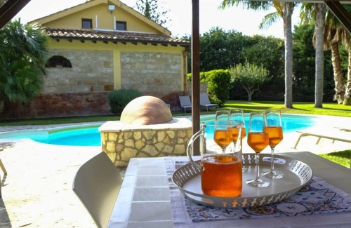 Cinisi House | Carta Fashion by Interhome