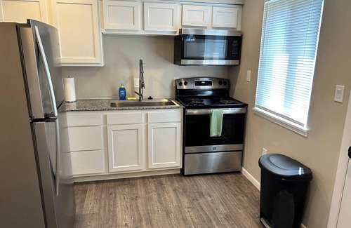 Norwood Apartment | Carter #1, Two bedroom unit near Xavier, Downtown