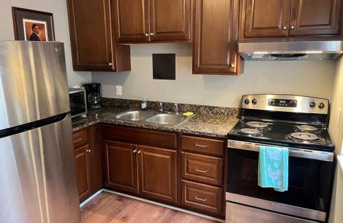 Norwood Apartment | Carter #3 Two bedroom unit near Xavier Downtown
