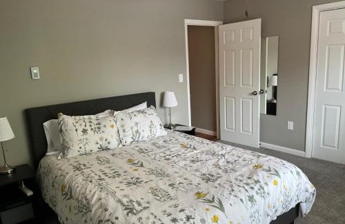 Norwood Apartment | Carter #3 Two bedroom unit near Xavier Downtown