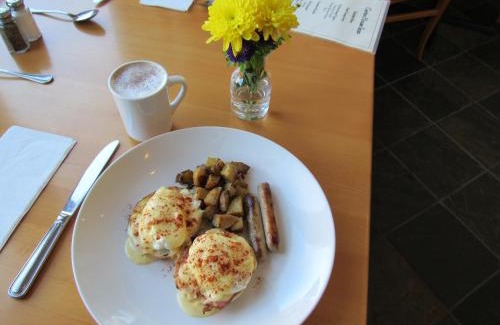 Downtown Hotel | Carter House Inns