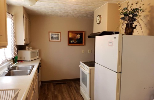 Cody Hotel | Carter Mountain Motel