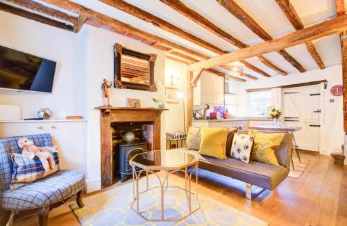 Farnham House | Cartref