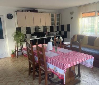 Pardina House | Casă de vacanță La Dragos