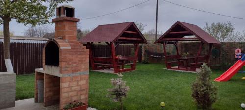 Plopul House | Casă de vacanță la Nea Nicu Murighiol