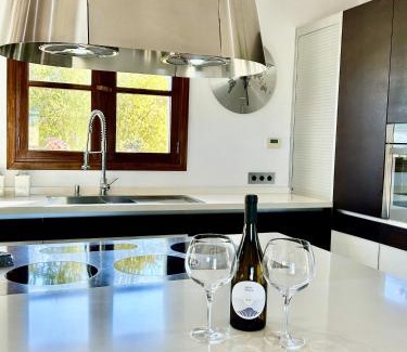 Sencelles Villa | Cas Coix Jacuzzi, gym & pool