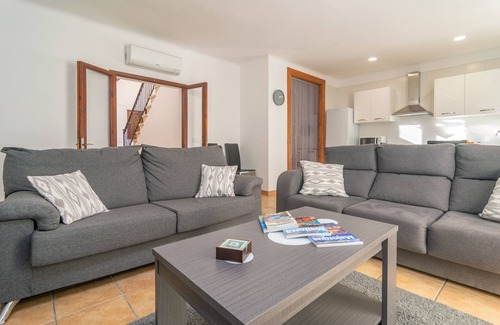 Fornalutx Ski Chalet | Cas Decu - Three Bedroom Chalet, Sleeps 5