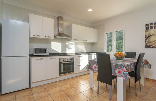 Fornalutx Ski Chalet | Cas Decu - Three Bedroom Chalet, Sleeps 5