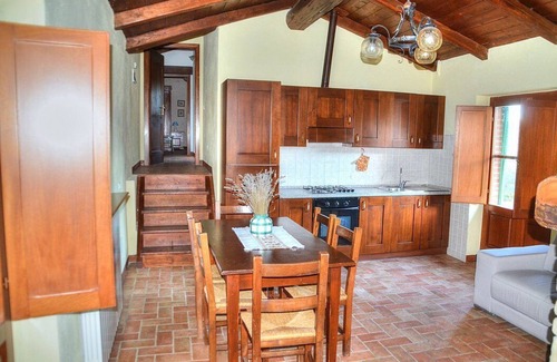 Monte Santa Maria Tiberina House | Casa Brina A: A characteristic and welcoming independent house made of stone, with Free WI-FI.