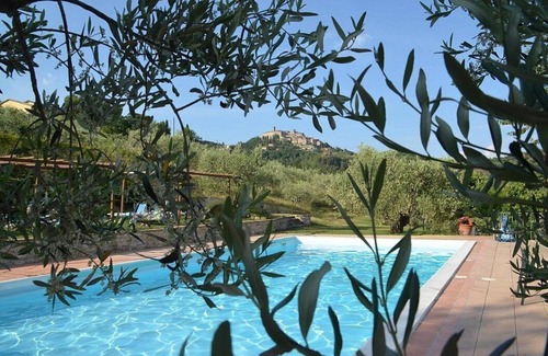 Monte Santa Maria Tiberina House | Casa Brina I: A characteristic and welcoming apartment that is part of an ancient country house surrounded by the greenery, with Free WI-FI.