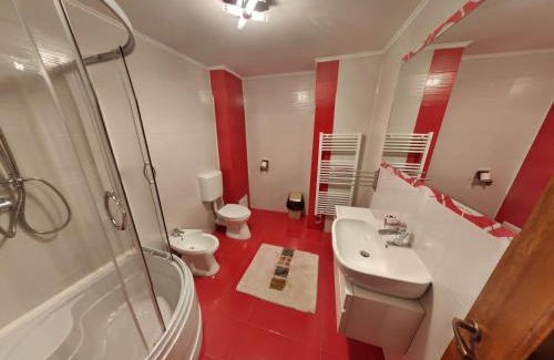 Ramnicu Valcea Apartment | Casa 1 Mai, Parcare in curte