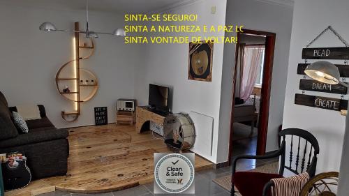Casais do Rio House | Casa 40th-Music Wood House