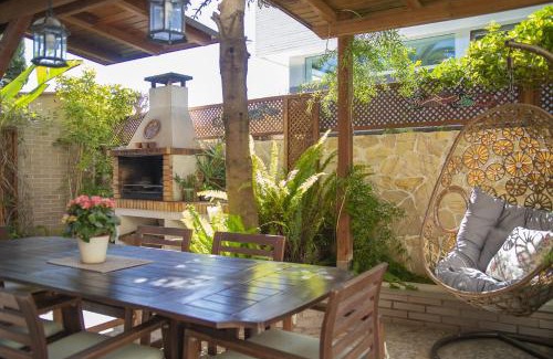 Salou House | Casa adosada con piscina comunitaria Solo familias no grupos de jovenes