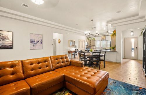 Biggs Field House | Casa Agave - Comfortable Eastlake Retreat