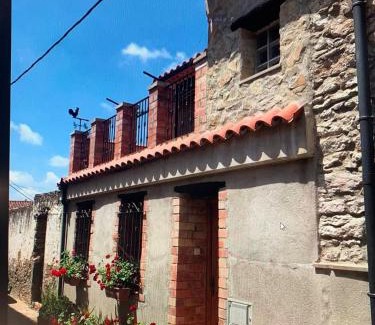 Ulldecona House | CASA AIDAN rural acogedora con vistas de montaña