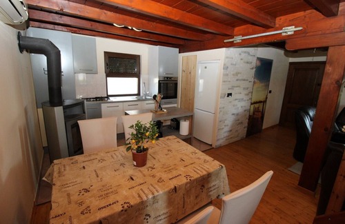 Kastelir-Labinci House | Casa Ajla with Private Pool and Fenced Garden