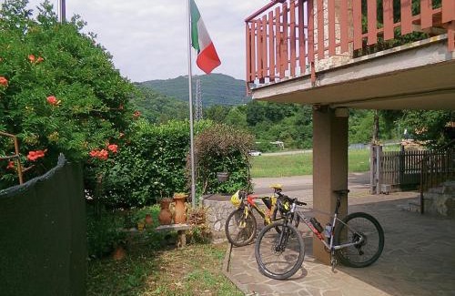 San Giovanni Ilarione Ski Chalet | Casa al Pino