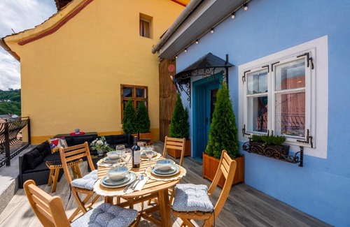 Sighisoara Apartment | Casa Albastră by Casa Otto