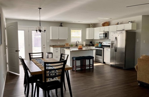 Stanton House | Casa Alegre Summary: