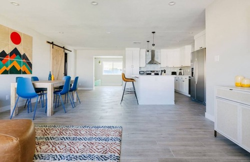 Cox Heights House | Casa Alegria - Old Town