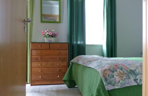 Ericeira Apartment | Casa Amarela - Ericeira center by the beach