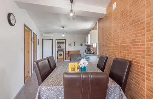 Ponte de Vagos House | Casa Amarela