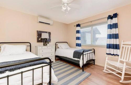 Little Italy Apartment | Casa Amore -2BR- FREE Driveway parking for 3 cars