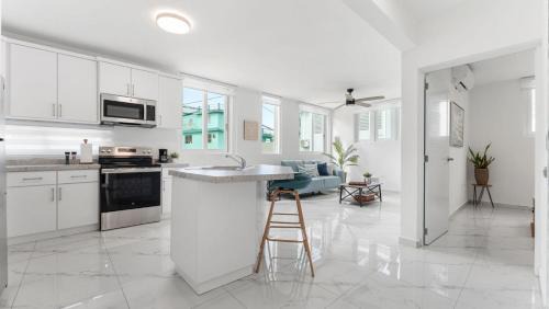 Puntas House | Casa Angelica Apt 101 steps to Sandy Beach