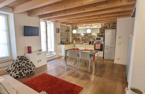 Torri del Benaco Apartment | Casa Antiche Mura