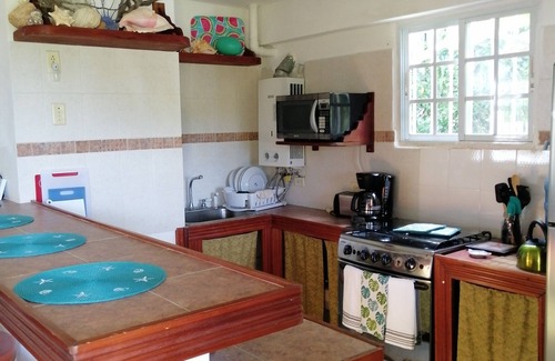 Colon House | Casa Anzuelo is an oceanfront home that is all about the water and nature.
