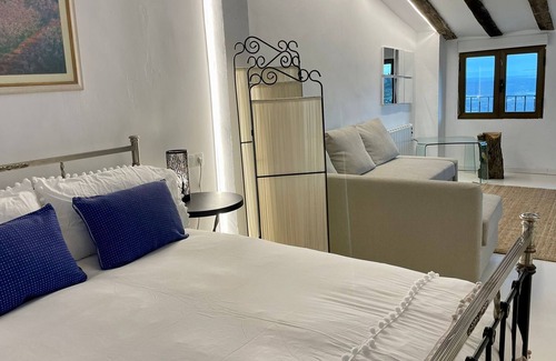 Pedro Bernardo House | Casa Arbol: Picturesque house with magnificent views